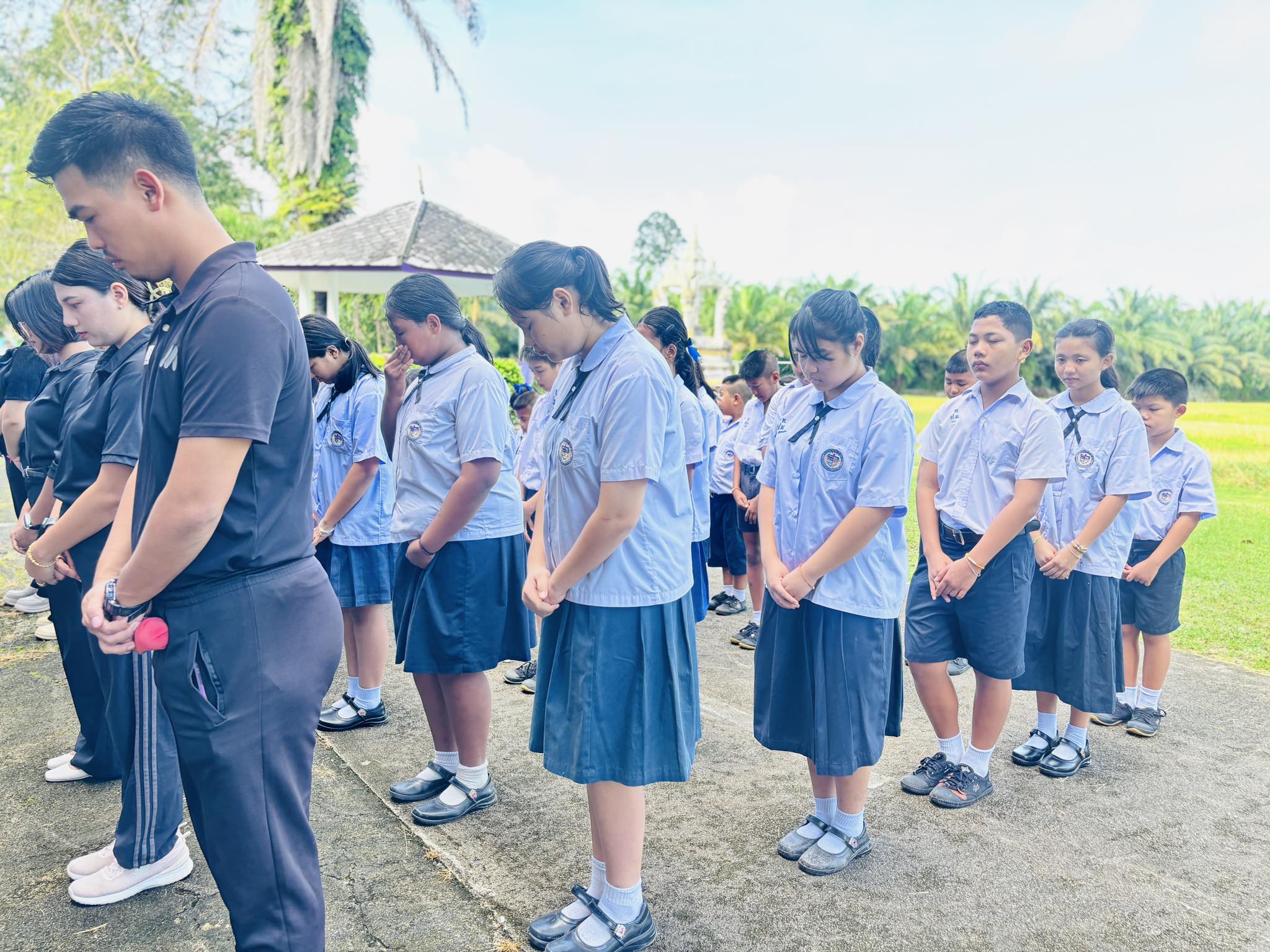 🖤ผู้บริหาร คณะครูและนักเรียน ร่วมถวายความอาลัยแด่สมเด็จพระนางเจ้าสิริกิติ์ พระบรมราชินีนาถ พระบรมราชชนนีพันปีหลวง”